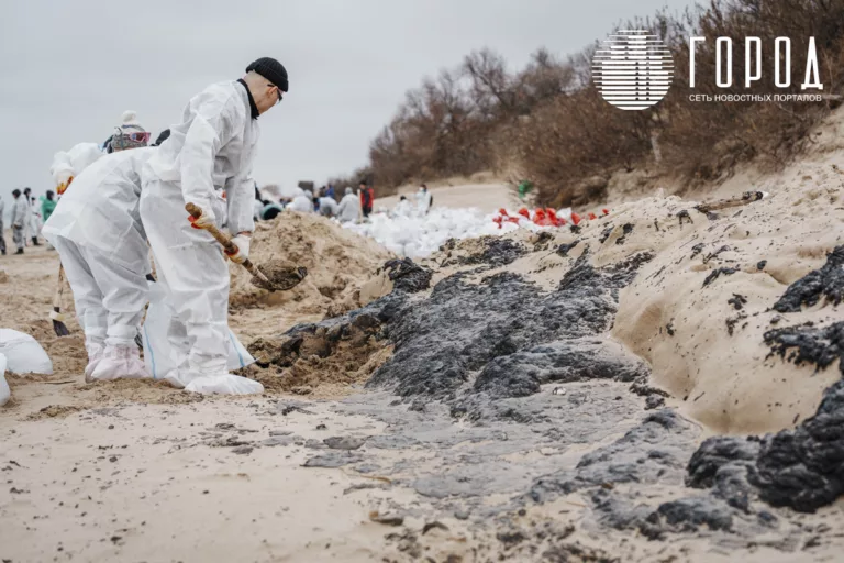 В Чёрное море попало 2400 тонн мазута – Минтранс РФ.