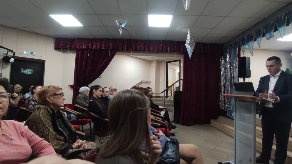 Встреча с депутатом Сафроновым в ЮМР