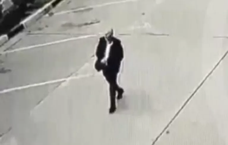 В Сочи неизвестный изнасиловал девушку на улице