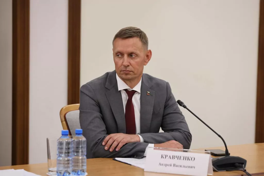 Мэр Новороссийска Андрей Кравченко во время разноса Кондратьева