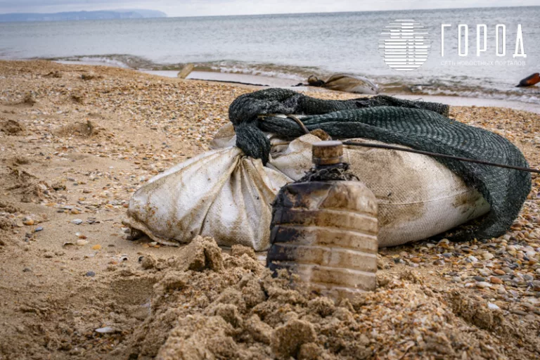 Мазут дошёл до Кабардинки: новые выбросы в Анапе