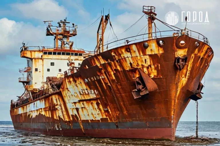 Танкеры «Волгонефть» продолжают навигацию в Керченском проливе после разлива мазута