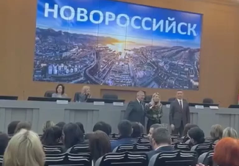 В Новороссийске за скандальный Генплан тайком наградили чиновников и его противницу Светлану Попову