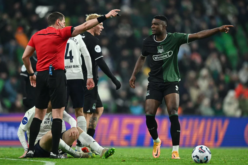 Кордоба по традиции много разговаривал с арбитром