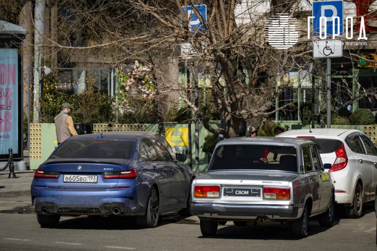 В частном секторе Краснодара жителей штрафуют за парковку у дома
