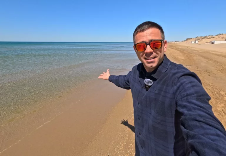 «Курорт нужно спасать»: что происходит в Анапе через 3,5 месяца после разлива мазута