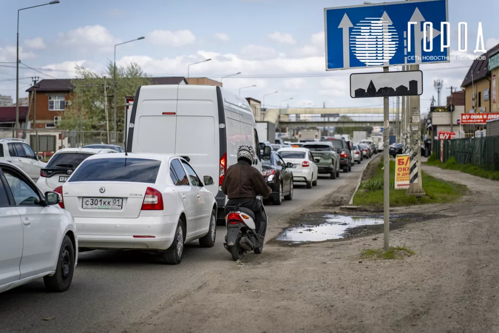 Затор автомобилей в Новой Адыгее
