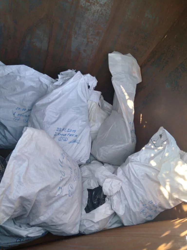 Мешки с останками погибших в годы ВОВ