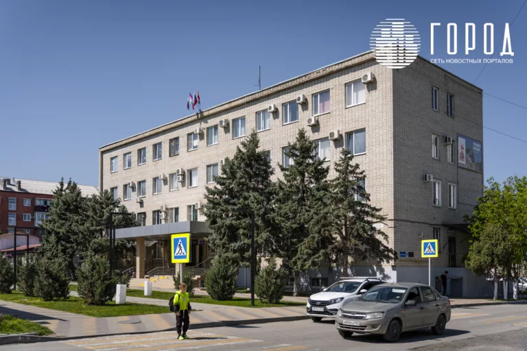 Силовики провели обыски в администрации Крымска