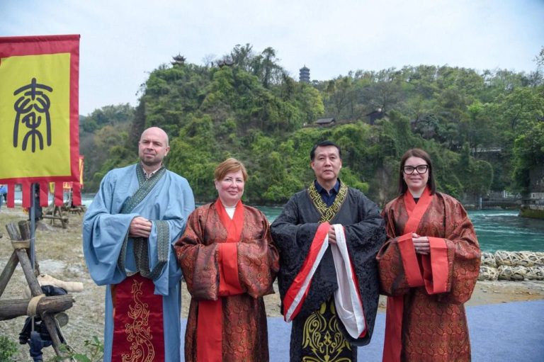 Глава Краснодара узаконил поездки чиновников за бюджетный счёт в Китай