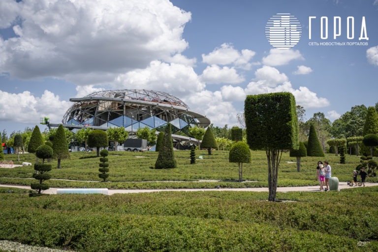 Подземные оранжереи с озером: в парке Галицкого достраивают новую очередь парка Облаков