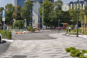 Парковка ТРЦ "Сити-Центр" после атаки дронов