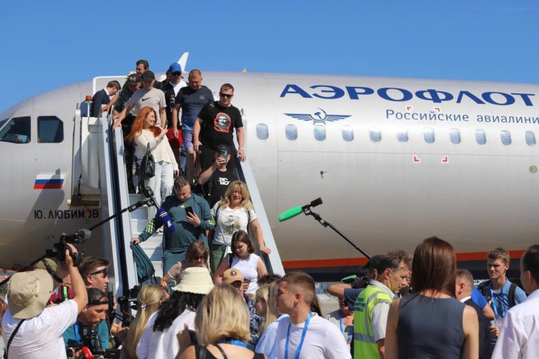 Прилёт рубль, вылет – три: как разоряют туристов авиабилеты в Геленджик