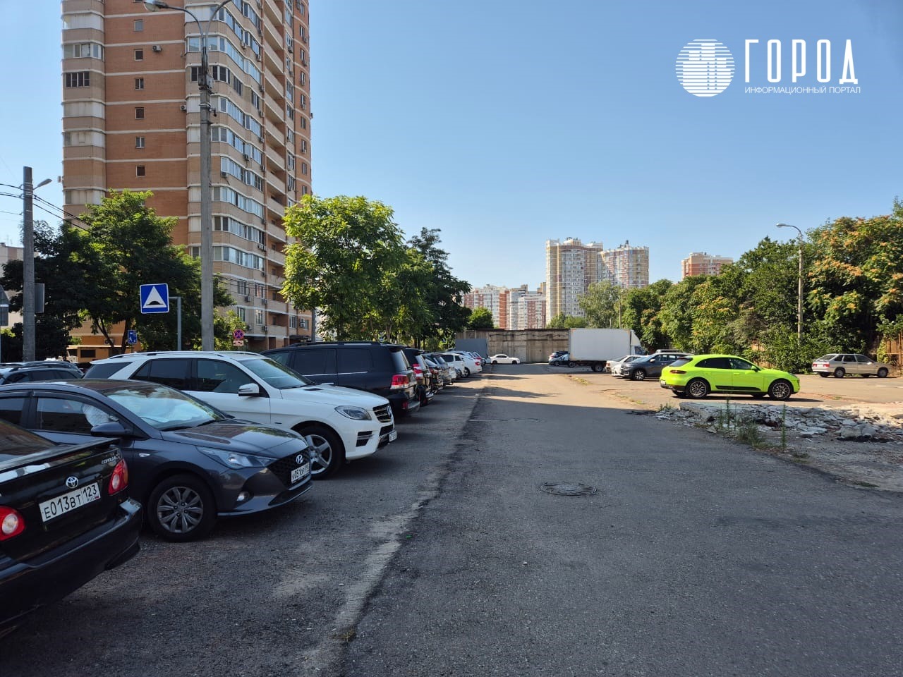 Рынок "Октябрь" в ЮМР Краснодара (12)
