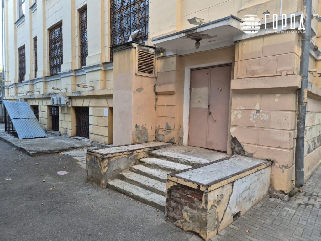 Вход в книгохранилище