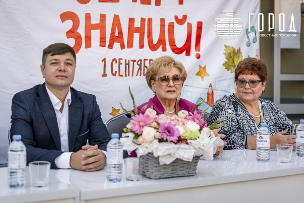 Василий Домрин (слева), Вера Галушко (в центре), Лидия Цимбал (справа)