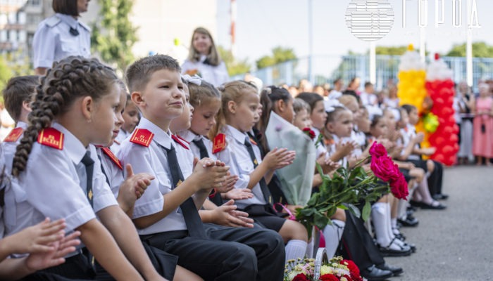 День знаний 1 сентября в СОШ 8 Краснодара 2025 (9)