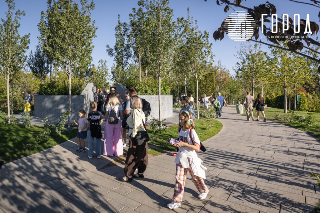 Очередь в Кроличью нору в парке Галицкого