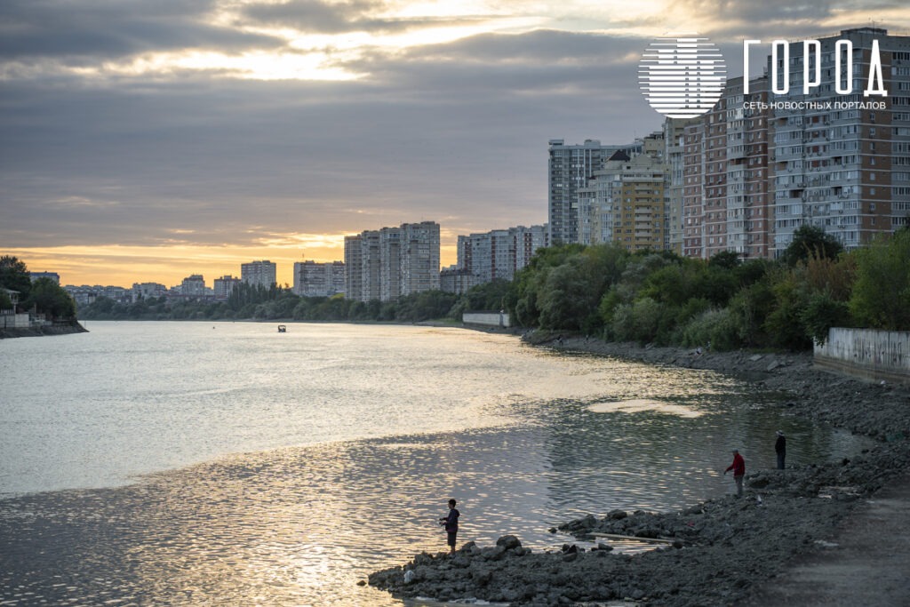 Вид на Юбилейный микрорайона Краснодара от Тургеневского моста