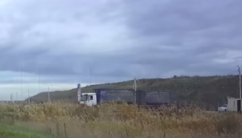 грузовики на закрытой свалке в Полтавской