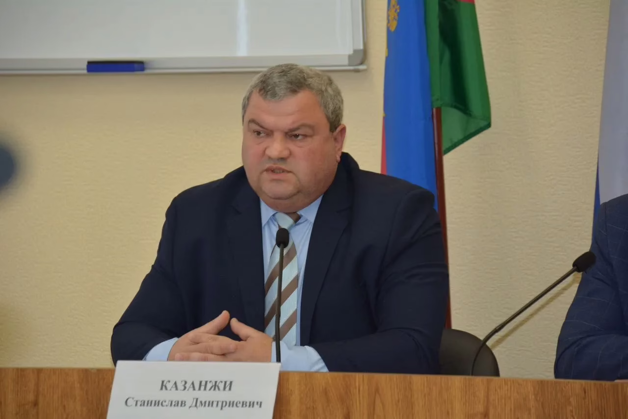 Ио главы Крымского района Станислав Казанжи