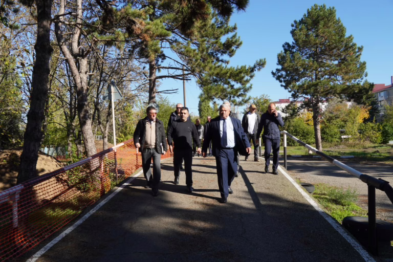 Станислав Казанжи впервые показался на публике у руля Крымского района