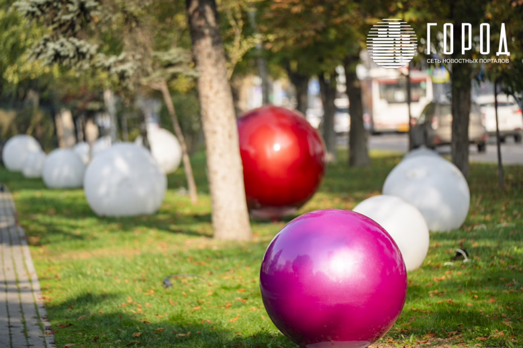 Сергей Галицкий украшение Красной к Новому 2026 году (11)