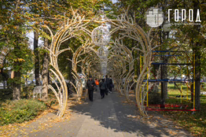 Сергей Галицкий украшения Красной к Новому 2026 году (6427)