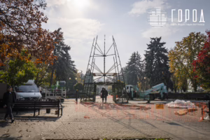 Сергей Галицкий украшения Красной к Новому 2026 году (6433)