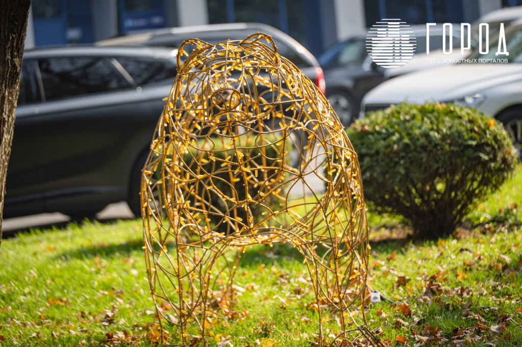 Сергей Галицкий украшение Красной к Новому 2026 году (8)