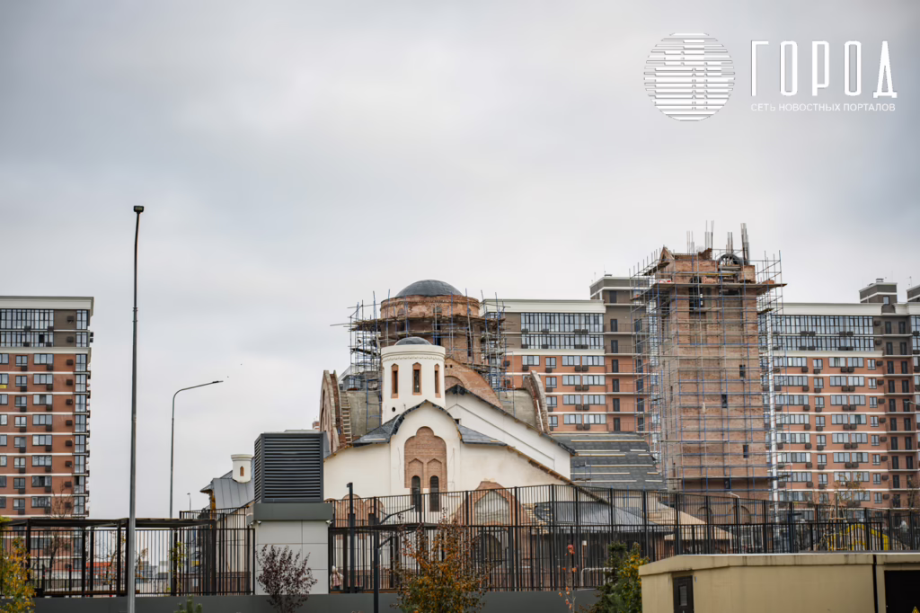 Стройка храма 40 Севастийских мучеников в микрорайоне Самолет Краснодара (15)