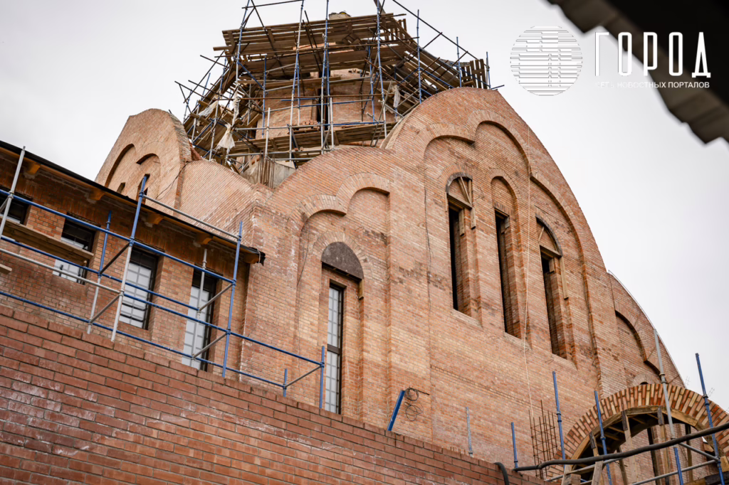 Стройка храма Сорока Севастийских мучеников в микрорайоне Самолет Краснодара (3)