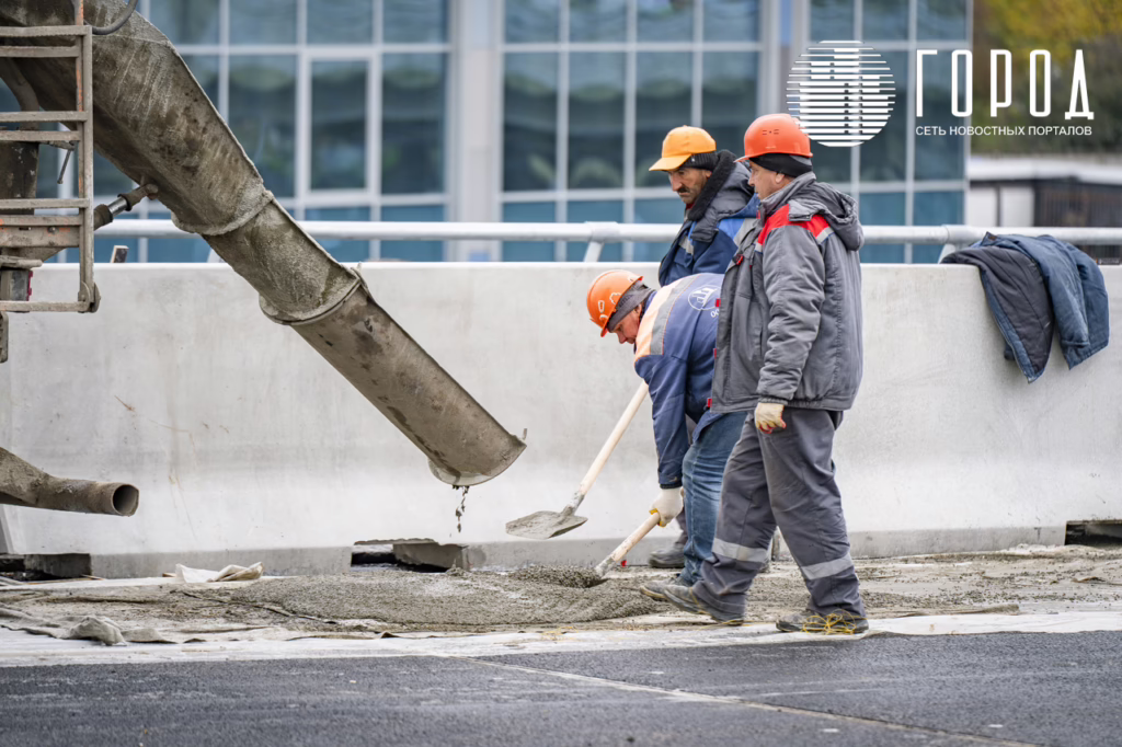 Бетонирование основания Тургеневского путепровода
