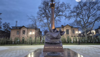 Памятник в Сквере Героев Отечества Краснодара (18)