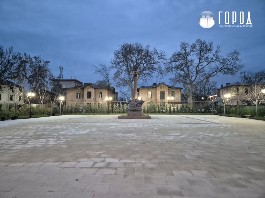 Памятник в Сквере Героев Отечества Краснодара (3)