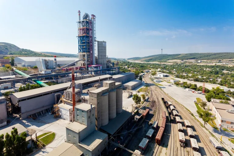 Суд арестовал активы двух крупнейших цементных заводов на Кубани