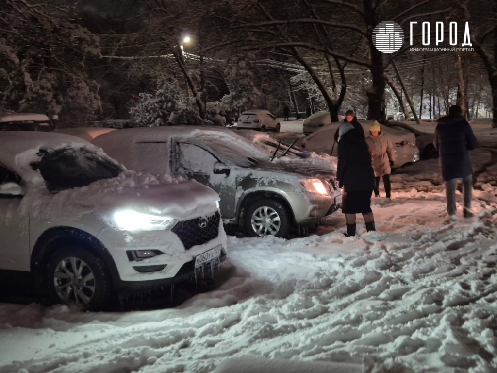 Зимняя сказка чиновников и коммунальный ад жителей: Краснодарский край завалило снегом