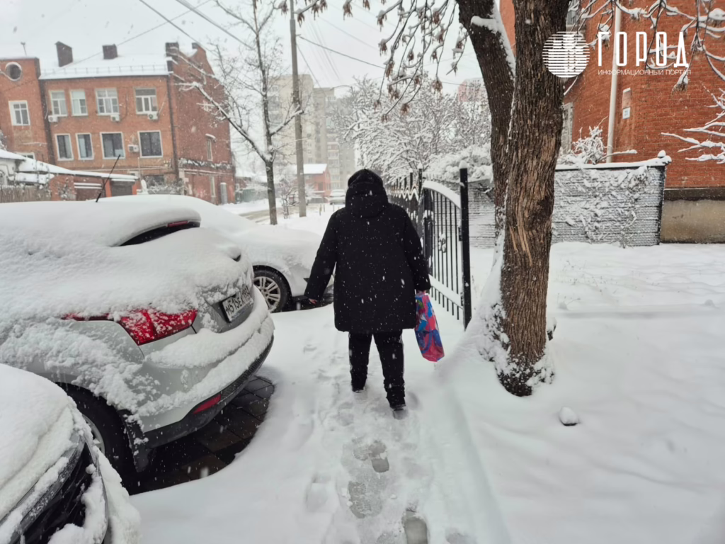 Зимняя сказка чиновников и коммунальный ад жителей: Краснодарский край завалило снегом