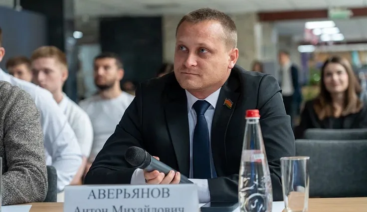 «Ростелеком» получил без конкурса подряд на 1,4 млрд рублей с назначением кумы губернатора на руководящий пост