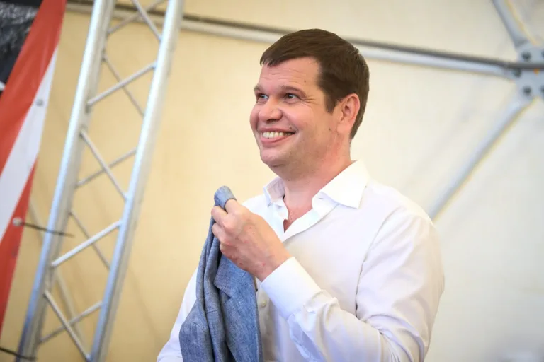 Депутат Госдумы Андрей Дорошенко не смог вытащить детей из СИЗО