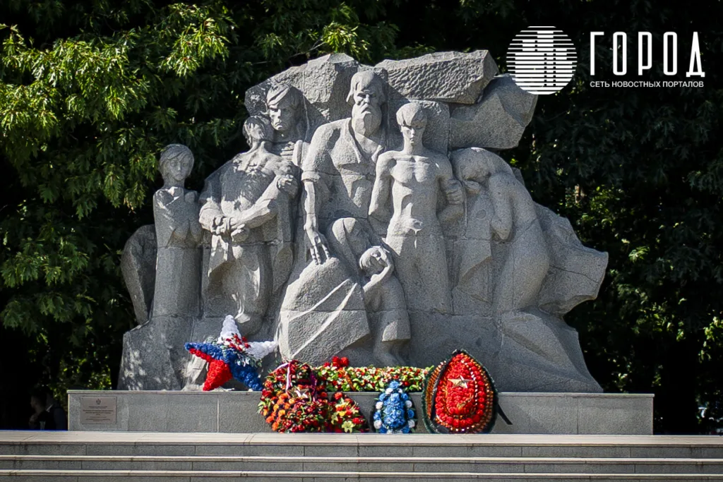 Памятник в Чистяковской роще