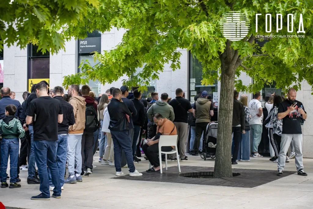 Очередь в кассы Стадион Краснодар-1445