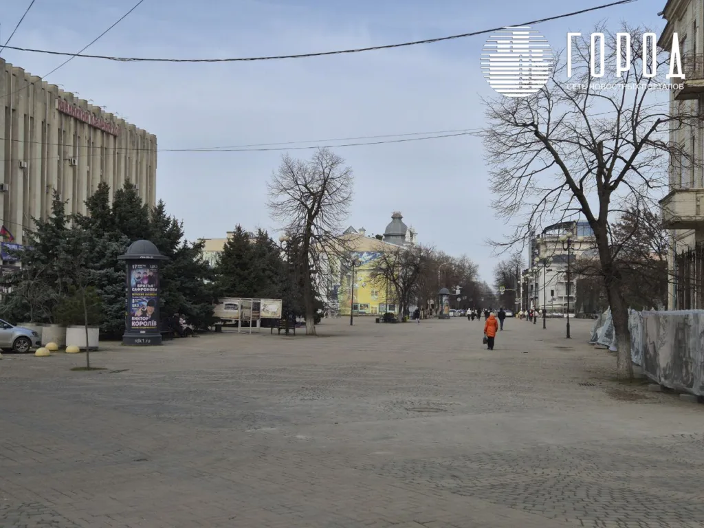 Пустая Пушкинская площадь