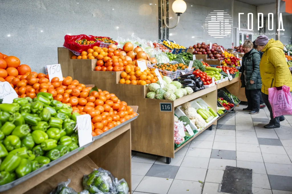 Овощи с помидорами по 150 рублей