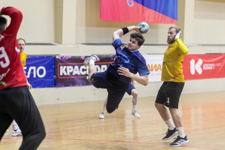 «Кубань» и СКИФ продолжают борьбу: зимние баталии гандбольных клубов Краснодара