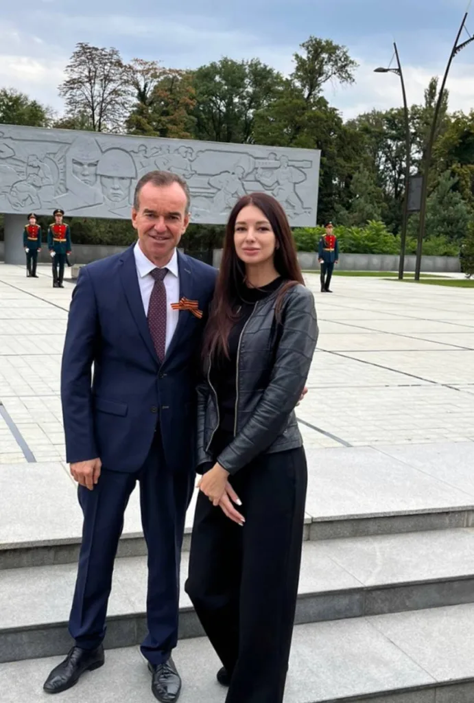 «Ростелеком» получил без конкурса подряд на 1,4 млрд рублей с назначением кумы губернатора на руководящий пост