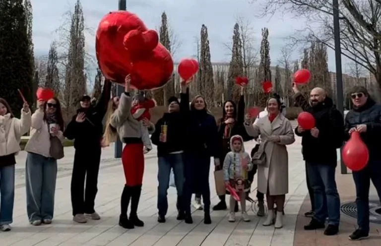 В парке «Краснодар» прошёл массовый флешмоб благодарности Сергею Галицкому