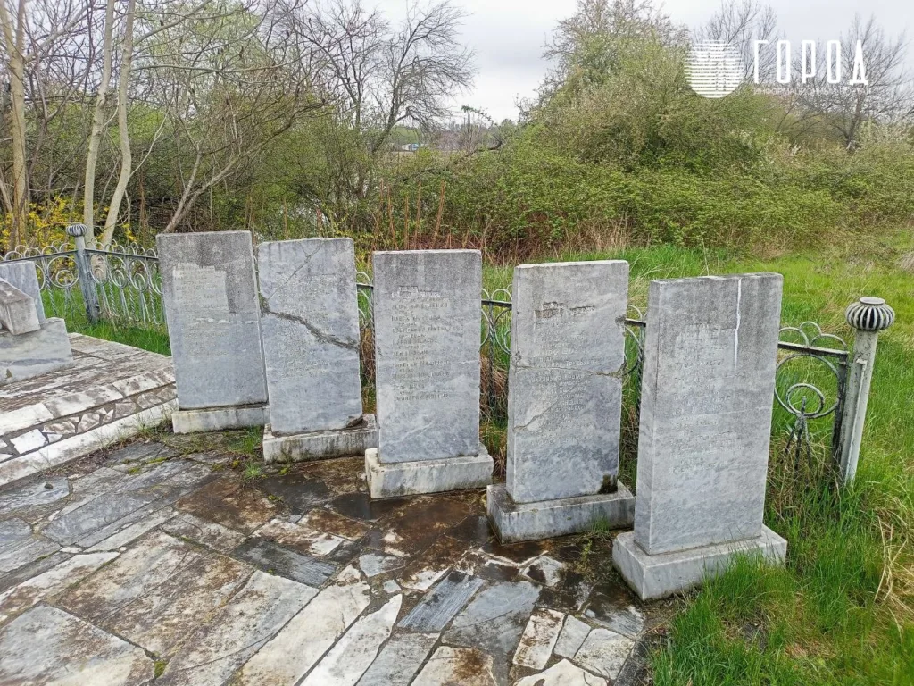 Памятник белым и Корнилову в Краснодаре (4)