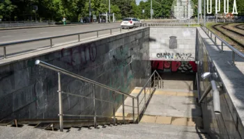 Подземные переходы Краснодара не приспособлены к современным коляскам (1)