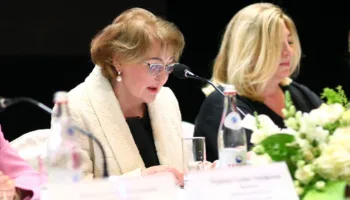 Галина Чернова (на переднем плане)